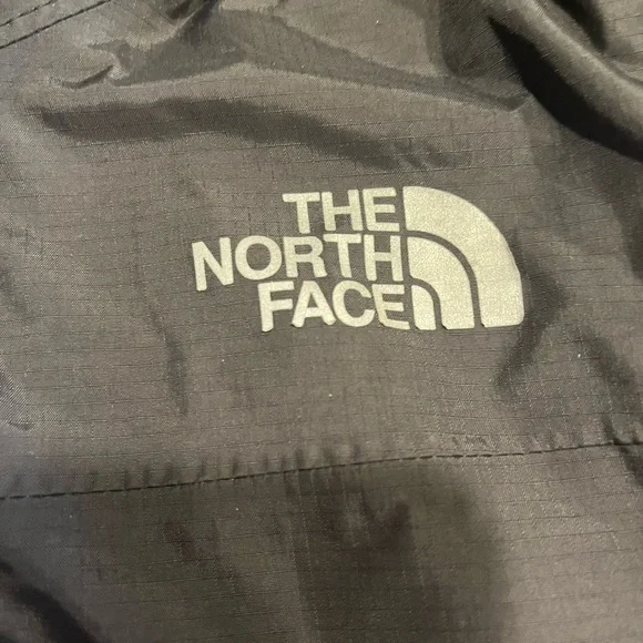 Little girls North Face wind breaker jacket size 10/12